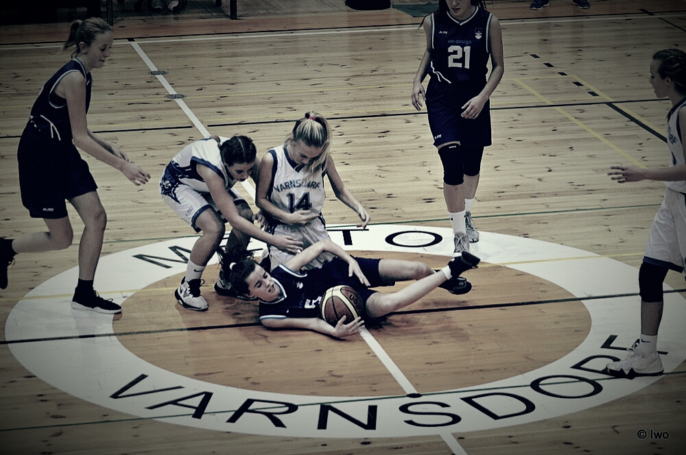 BASKETBAL